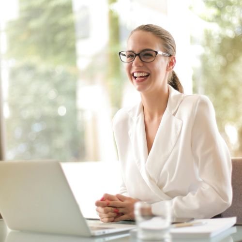 Geras baldų gamintojas dažnai yra tas, kuris padeda projektui vykti sklandžiai.